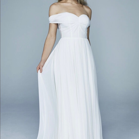 Wedding dress - Picture 1 of 5